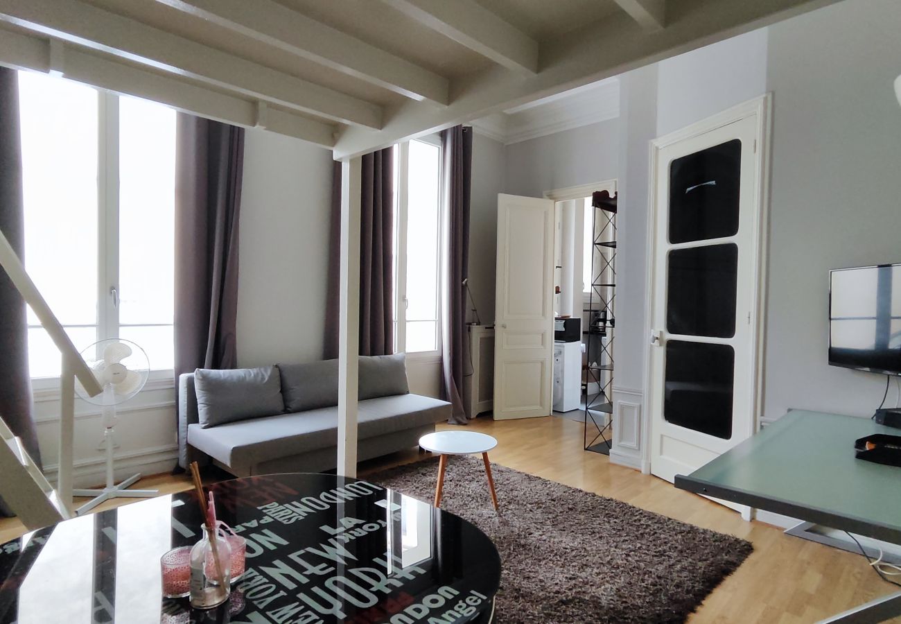 Studio à Paris - Rue Paul Valéry - Paris 16 - 116050