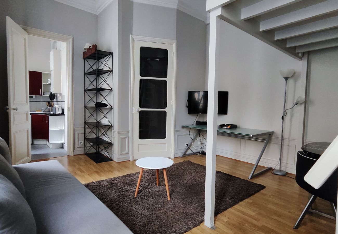 Studio à Paris - Rue Paul Valéry - Paris 16 - 116050