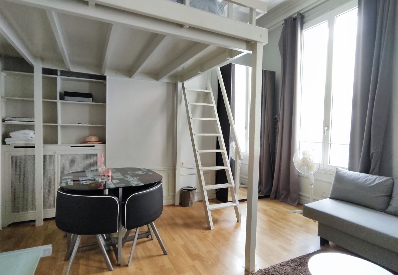 Studio à Paris - Rue Paul Valéry - Paris 16 - 116050